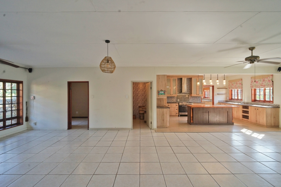 4 Bedroom Property for Sale in Cove Rock Eastern Cape